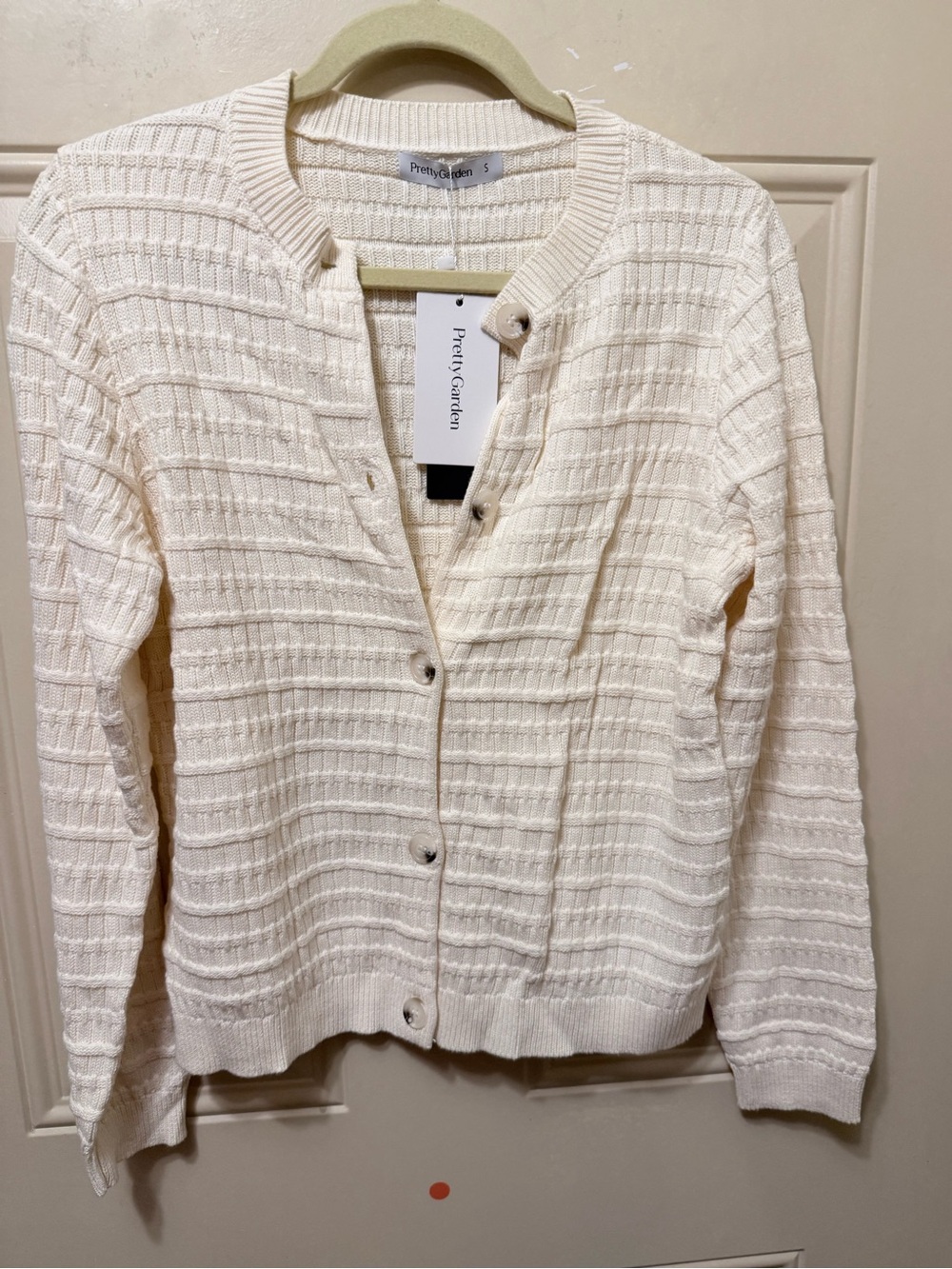 Pretty Garden Cream Knit Button-Up Cardigan Sweater in Cotton Size Small